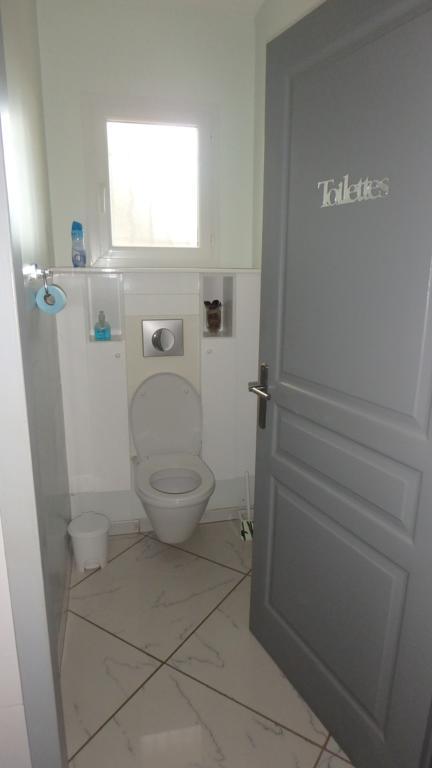 Villa Confina Villanova Habitación foto
